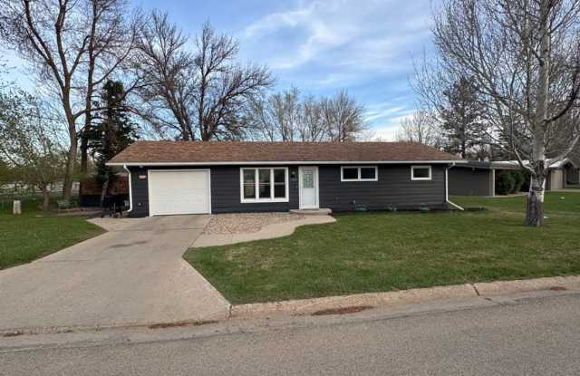 3 Bedroom Home - 250 Souris Drive, Minot, ND 58701