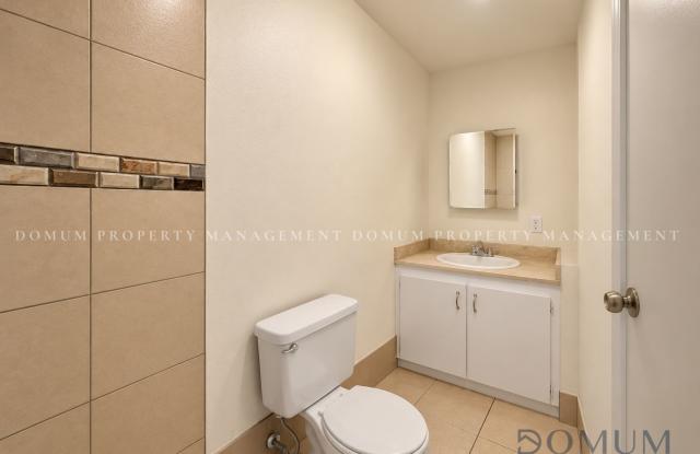 2419 Vine Avenue - A Gallery 4
