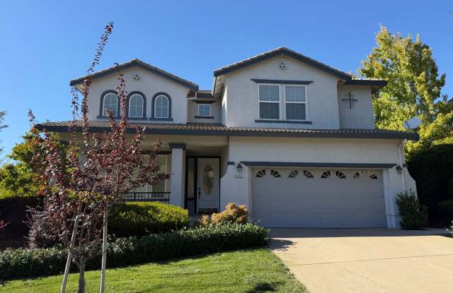 GORGEOUS 4 BEDROOM HOME W/POOL IN GATED SERRANO COMMUNITY!! Gallery 1