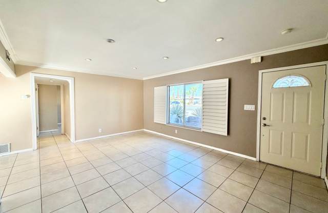 AVAILABLE NOW! 4 Bedroom 2 Bathroom POOL HOME in Palm Springs! Gallery 4