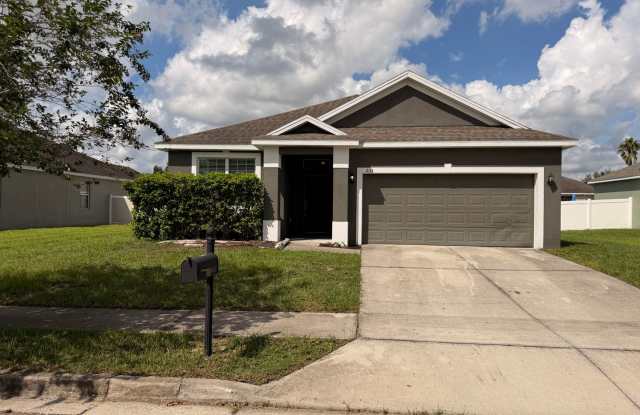 Highland Meadows 3-Bedroom Home with Large Fenced Yard Gallery 1