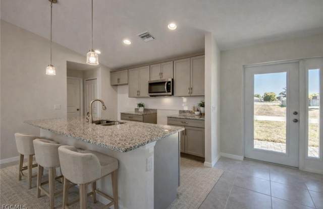 2122 NW 9th Avenue photos photos