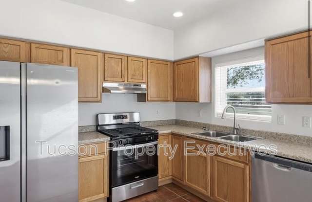 324 West 23rd Street - 2 photos photos