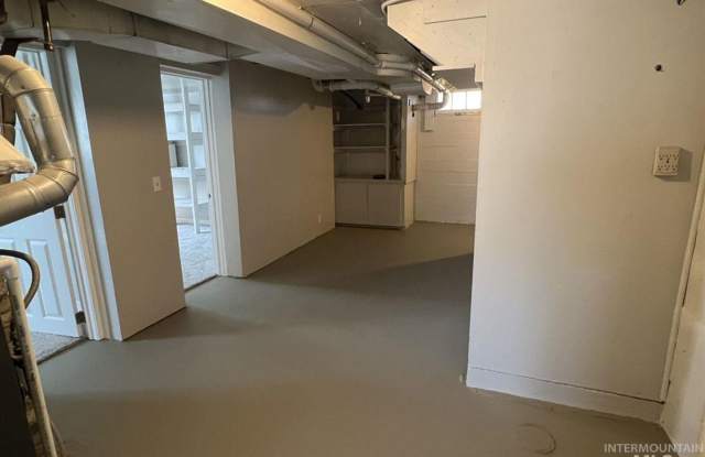 Spacious 4-Bedroom Home on 1.46 Acres in Jerome! Gallery 4
