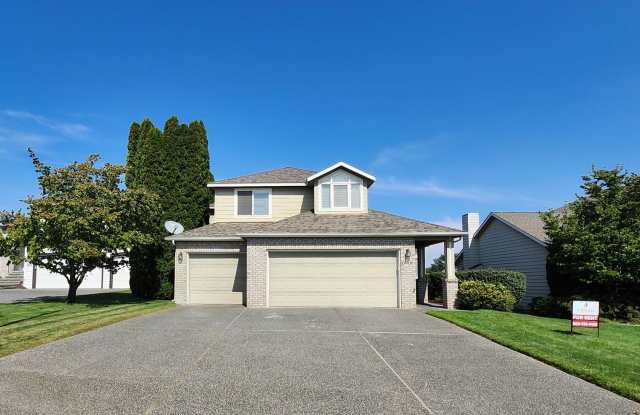 MOVE-IN SPECIAL- Spacious 4 bed + Office, Neighborhood Amenities Included! photos photos