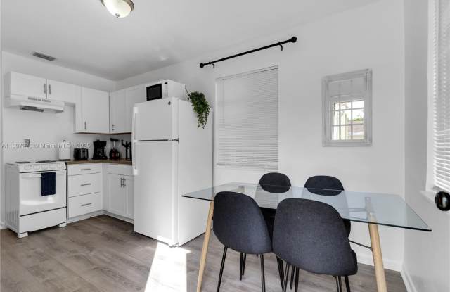 925 SW 15th Ave - 925 Southwest 15th Avenue, Miami, FL 33135