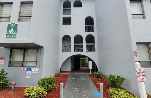 West Palm Beach 1 bedroom 1.5 bath Apartment. Gallery 3