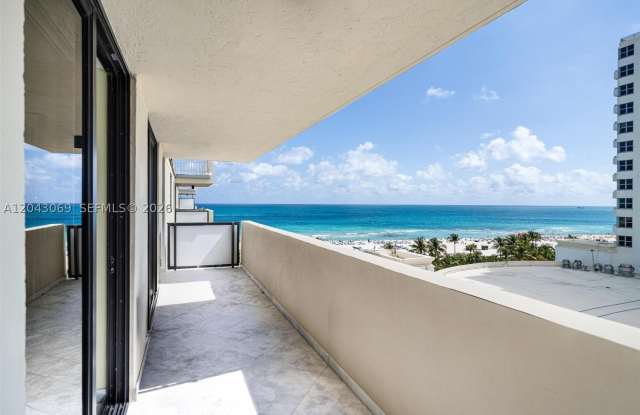 1623 Collins Ave Gallery 3