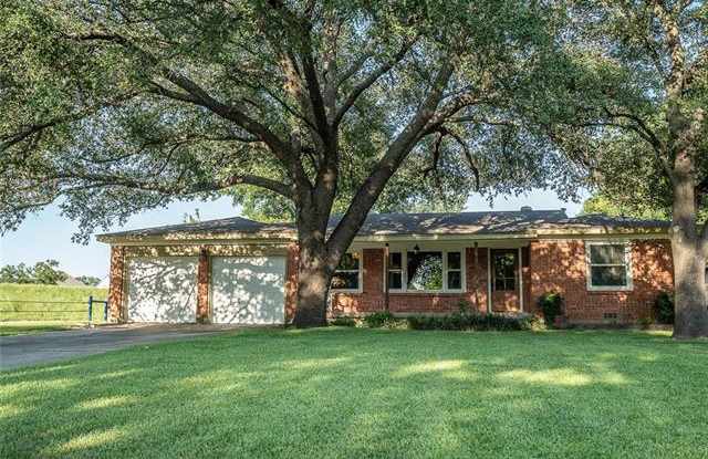 705 Oak Forest Drive - 705 Oak Forest Drive, Fort Worth, TX 76114