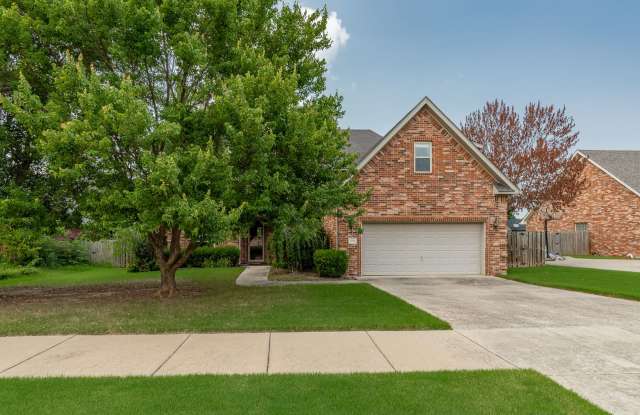 Furnished beautiful 4bd/2.5bth home located in the Clabber Creek Subdivision!! Open to various lease lengths! - 3880 Morning Mist Drive, Fayetteville, AR 72704