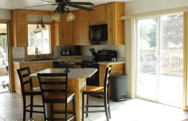 9022 Falcon St - 9022 Falcon Street, Duluth, MN 55808