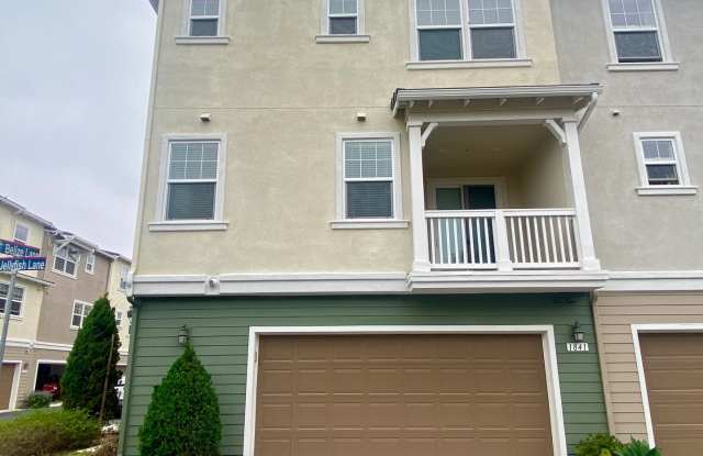 Modern Coastal Living – 2-Bed, 2.5-Bath Home in Oxnard, CA Gallery 3