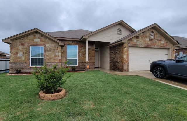 Move In Ready 4 Bedroom Home in Goodnight Ranch with Solar Panels! photos photos