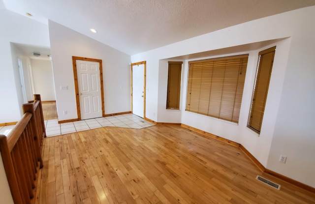 Beautiful Springville Heights home Gallery 3