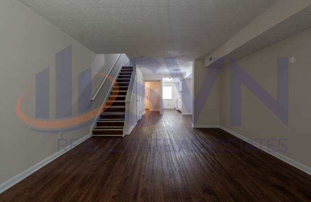 221 Schultz Street – 2BR/2.5BA Townhome in Chapel Hill – Water Included! Gallery 3