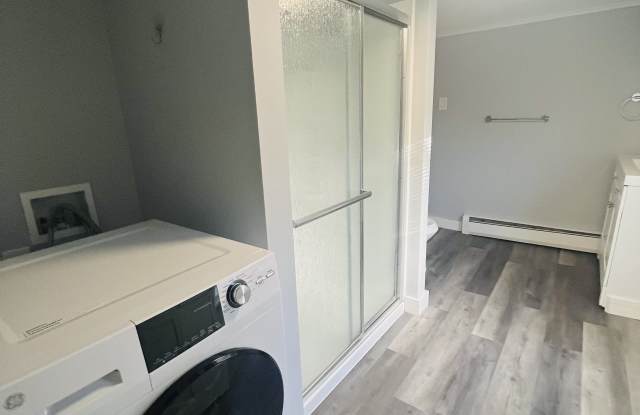27 W Notre Dame St Gallery 4