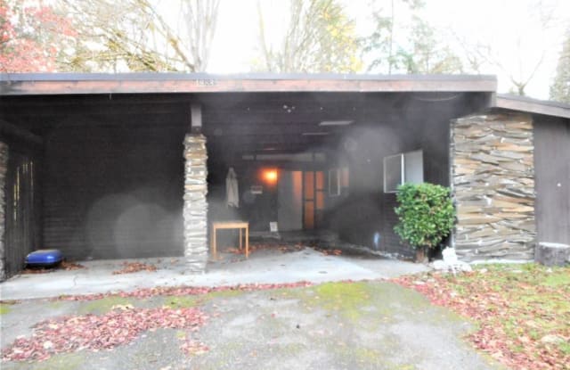 19835 32nd Ave NE - 19835 32nd Avenue Northeast, Lake Forest Park, WA 98155