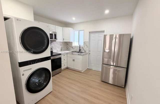 95-97 NE 168th St # 97 photos photos