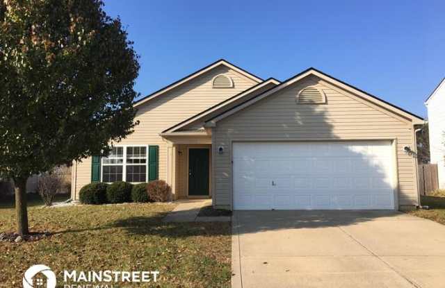 2746 Monarchy Lane - 2746 Monarchy Lane, Greenwood, IN 46143
