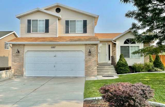 Beautiful Sandy Home on East Bench! photos photos Beautiful Sandy Home on East Bench! photos photos