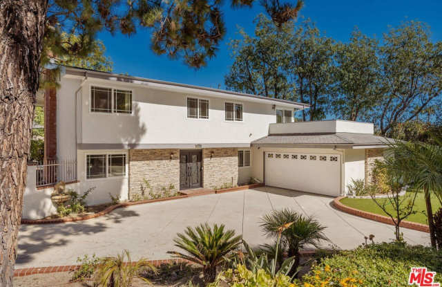 3315 Crail Way Gallery 2