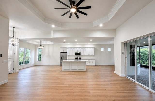 11001 Sea Tropic Lane Gallery 2