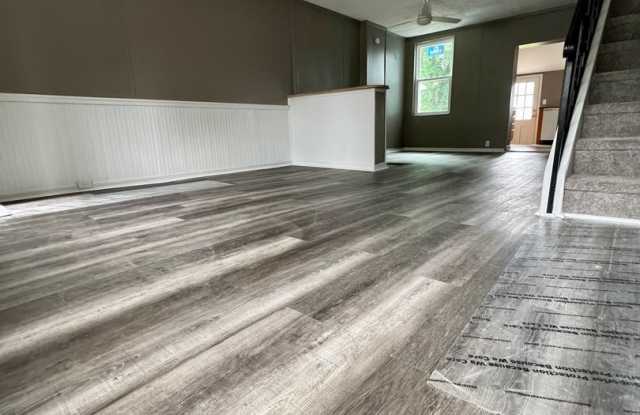 Stunning 4-Bedroom Townhome in Brookhaven! Available NOW! Gallery 4