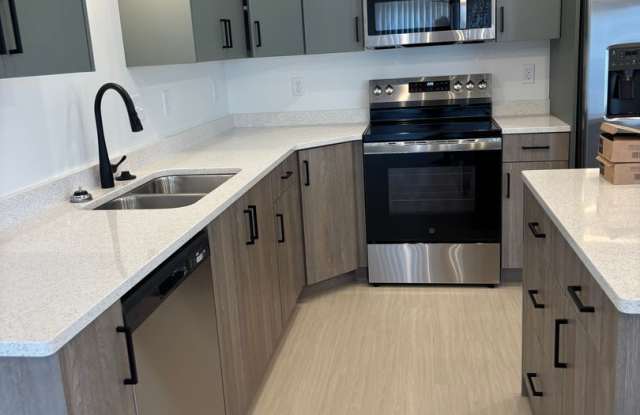 3 Bed 3 Bath Townhome Gallery 3
