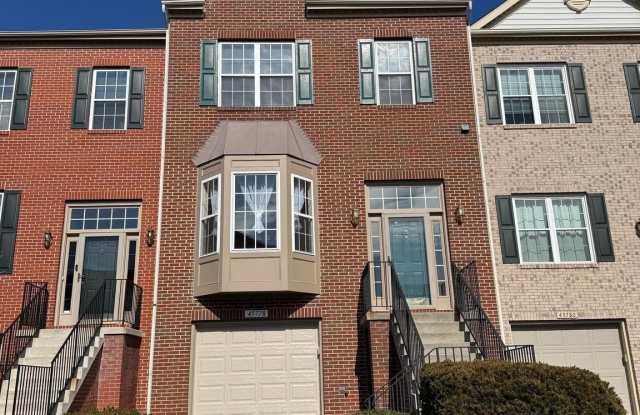 45778 PALACE TERRACE - 45778 Palace Terrace, Dulles Town Center, VA 20166