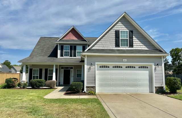 Gorgeous home in the Jack Britt school district with 4 bedrooms plus a screened in back porch! Gallery 1