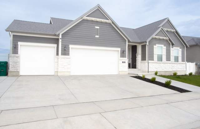 3880 Safflower Drive photos photos