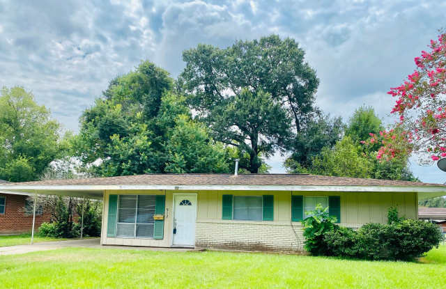 3 Bedroom House between Golf Course and Airport in Opelousas photos photos