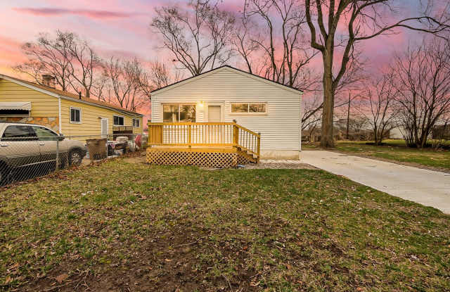 AVAILABLE NOW! Charming 3-Bedroom Home in Prime Pontiac Location photos photos