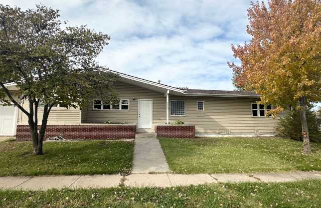 Beautifully Renovated 4 bedroom / 2 bath home in cul-de-sac! - 6823 Southwest Knoll Court, Shawnee County, KS 66619