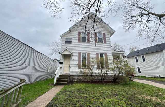 Two Bedroom Upper Unit on SW Side! photos photos Two Bedroom Upper Unit on SW Side! photos photos