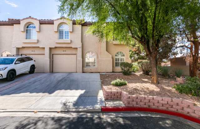 Charming 3-Bedroom Townhome in Stone Canyon, Henderson! Gallery 1