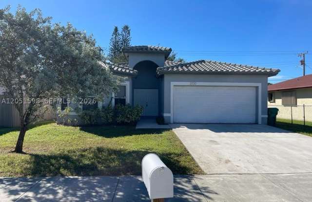 2730 NW 11th St photos photos