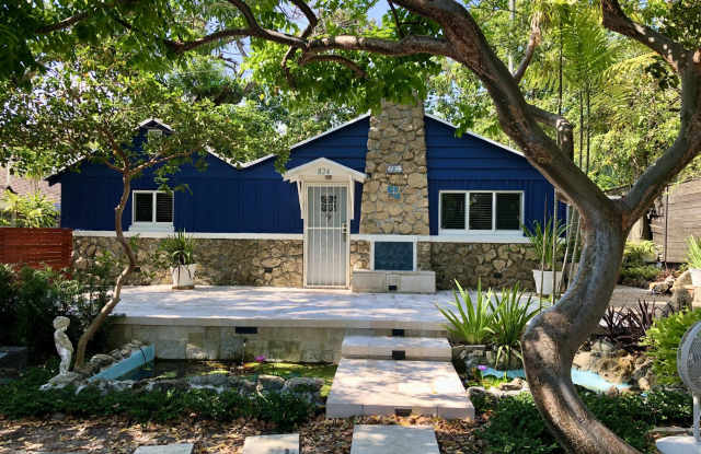 824 35th Street - 824 35th Street, West Palm Beach, FL 33407 824 35th Street - 824 35th Street, West Palm Beach, FL 33407