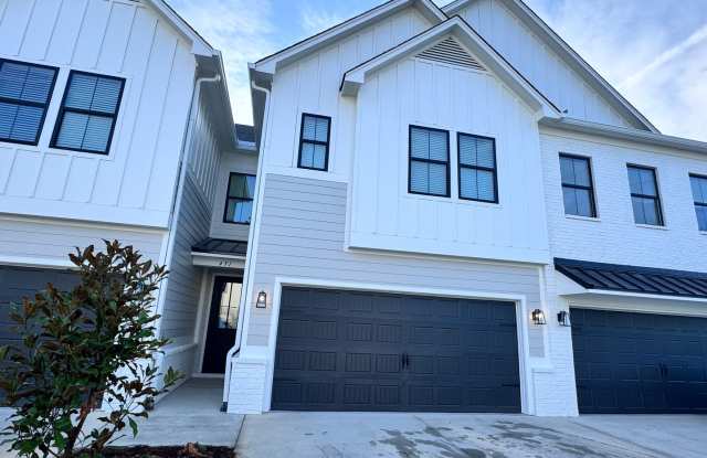 3BR/3.5BA For Rent Gallery 1