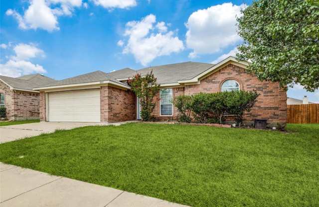 8021 Blue Duck Trail - 8021 Blue Duck Trail, Arlington, TX 76002