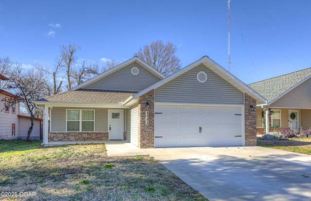 1506 Roosevelt Avenue - 1506 Roosevelt Avenue, Joplin, MO 64801
