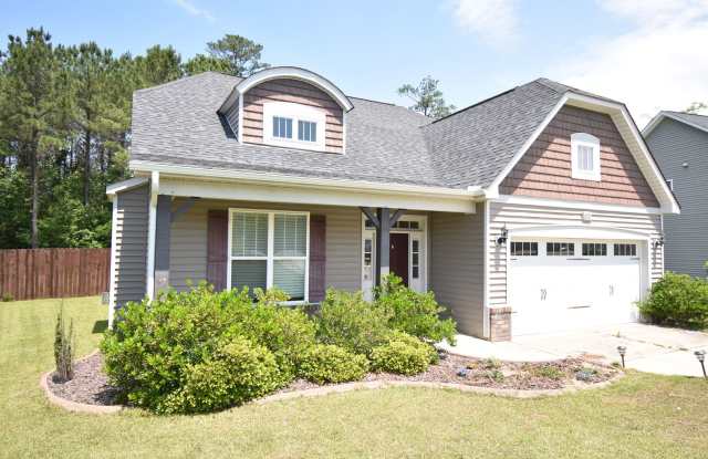Well Maintained-4 Bedroom and 2.5 Bath Home (Pets Considered) Gallery 3