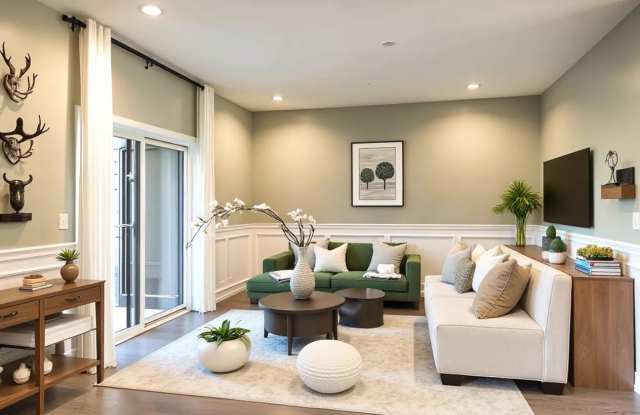 1009 Lakeview Court - 51 Gallery 1