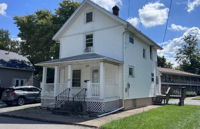 129 Diamond Court, Ashland, Ohio 44805 -- 3 Bed/1 Bath Single Family Home Gallery 1