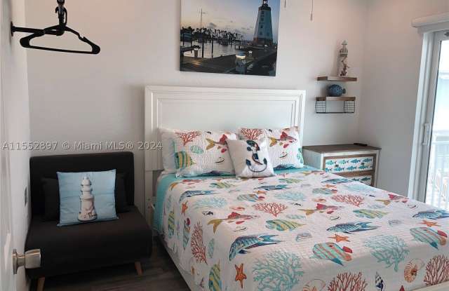 10877 Overseas Hwy Gallery 4