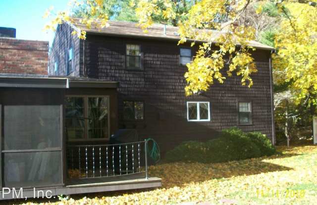 303 High Rd. Gallery 3