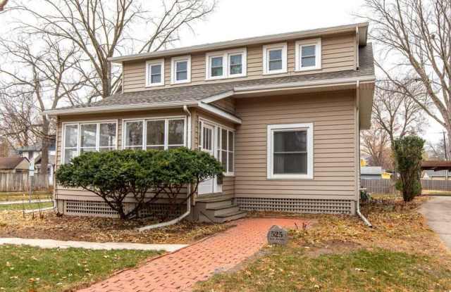 525 Ash Avenue - 525 Ash Avenue, Ames, IA 50014 525 Ash Avenue - 525 Ash Avenue, Ames, IA 50014