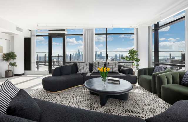 425 Summit Gallery 3