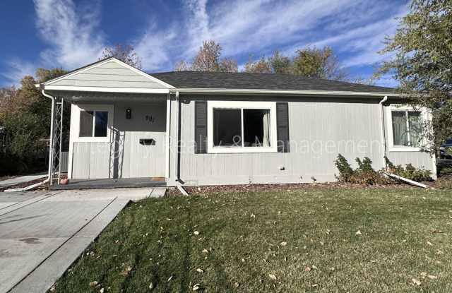 3 Bed/1 Bath, 1,051 Sqft - 901 S Alcott St Denver, CO 80219 photos photos