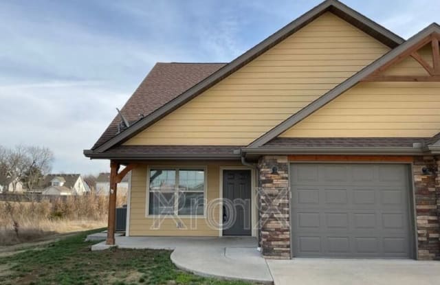 408 Carson Way - 408 Carson Way, Webb City, MO 64870